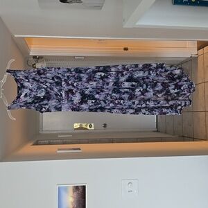 This is Simply Vera Vera Wang dress in size XS